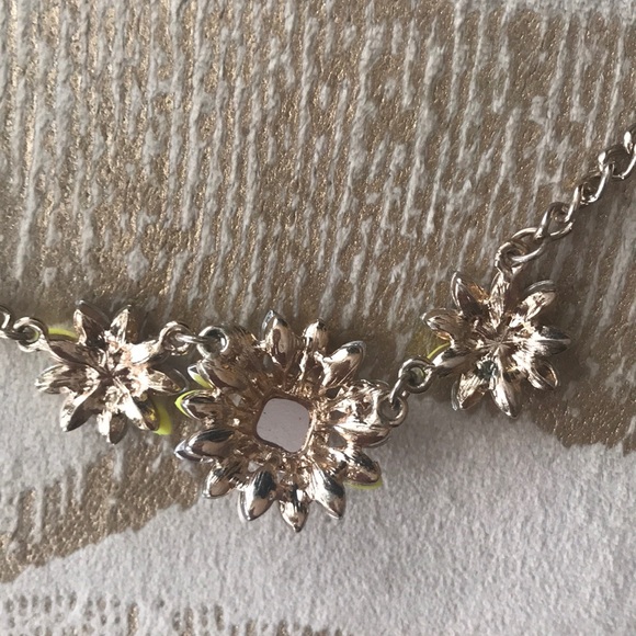 Beautiful Jeweled Flower Necklace - Picture 4 of 4
